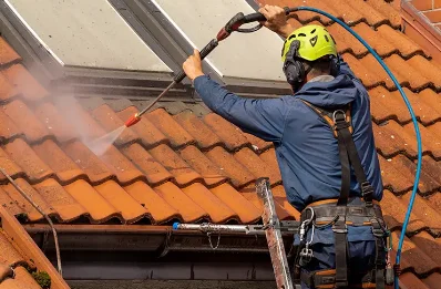 Démoussage et hydrofuge de toiture à Troo